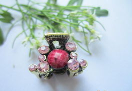 義烏飾品批發 三葉草花形復古色怪手夾，100元混批價格、廠家與產品詳情