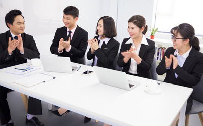 家政服務接待禮儀中的溝通藝術 以北京席朗口才培訓的實踐為例